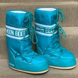 NWT- Moonboots- EU 42